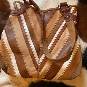 Leather Lucky Brand shoulder bag.